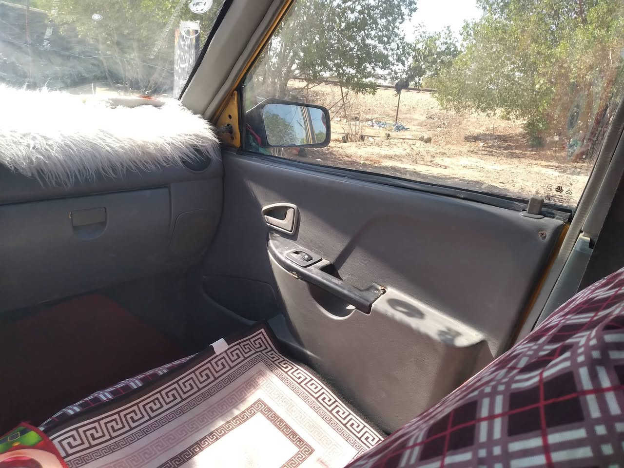 السلام عليكم سياره البيع سايبه رقم بغداد راعيها ماوصله ابيع هل موجود مكينه وكير نضاف السعر ٧والشراي يتصل عل رقم ***********
