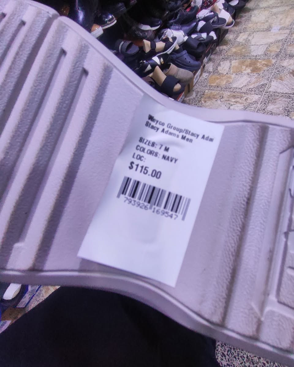 ماركة STACY ADAMS 
شركة اوروبيه 
قطعة جديدة أصليه اورجنال قياس ٤١ 
قطعة جدآ مريحه وخفيفه الوزن 
السعر ٧٥ ألف 
مكان كرادة داخل مجاور دايموند مول في فرع علاء حداد محل الأيطالي الايطالي


**إذا كنت صاحب هذا الإعلان وتريد حذفه لأي سبب، رجاءا أرسل رسالة إلى الدعم الفني**