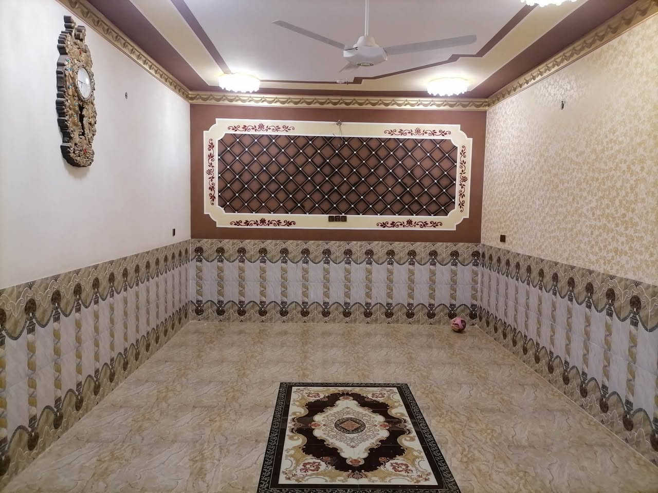بيت للبيع او مراوس في حي القدس على الحولي قريب على مدرسة شعاع المعرفه بناء حديث طابو زراعي مساحة ٣٠٠متر السعر ١٦٠بي مجال استفسار اكثر اتصل على هذا الرقم ***********
