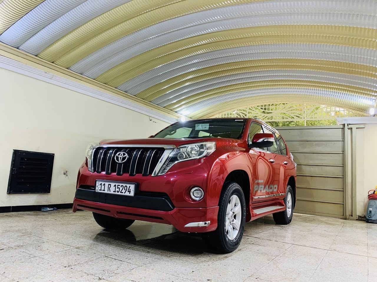 سلام عليكم عندي سياره البيع برادو موديل 2017 رقم بغداد دولي جديده سياره وحلوه مكفول فول فول موصفات عنوان بغداد ولشراي يتصل على رقم ***********
