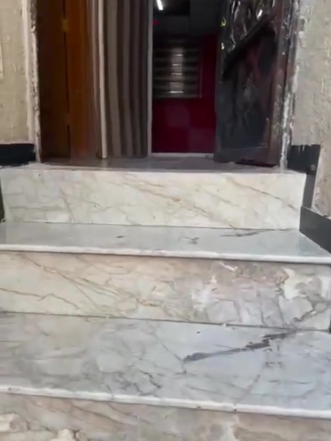 شقه للايجار في البصره بريهه قرب سنتر بريهه 

درج باب معزول 

 متكونه من غرفتين وصاله ومطبخ وصحيات 

غير مفروشه فارغه للأيجار 

ايجاره ٧٥٠ الف قفل 🔐 

غير شامل فواتير الكهرباء والماء 

تصلح لسكن الشباب والطلاب والموظفين 

للإستفسار الاتصال على رقم المكتب 🏢 👇👇👇

***********
