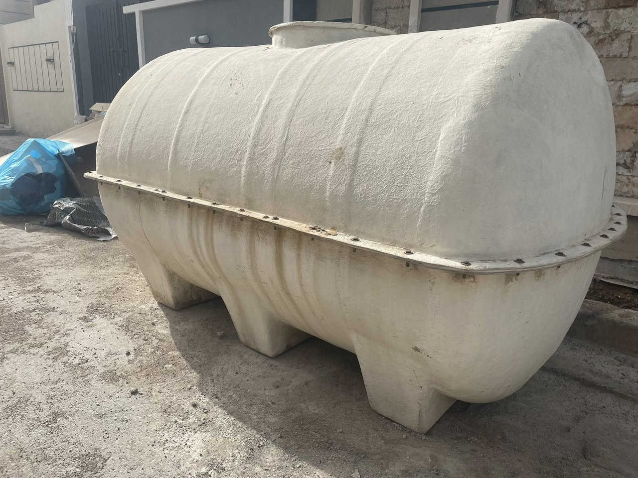 السلام عليكم تانكي ڤايبر كلاس 4000 لتر بي زرف صغير بل قاعدة مالتة موجود بل صور ويتصلح  مكاني بل كرادة 
التواصل واتساب ***********
