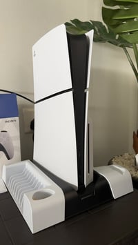 بلايستيشن 5 سلم • 1 تيرا • جوستيكين أصليين