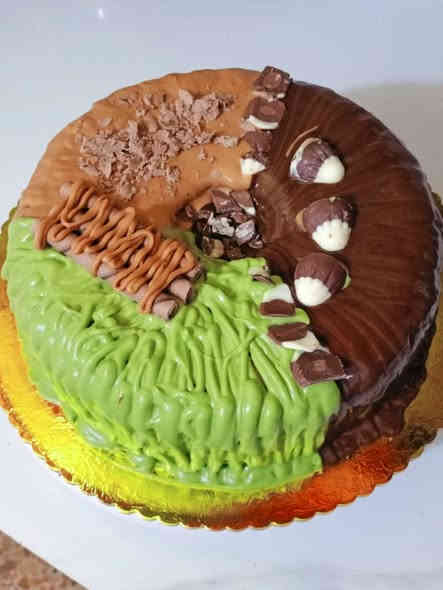 كيك بركاني 
السعر 13 مع التوصيل 

للحجز مراسلة الصفحه او ع وات ساب *********** 📲يوجد توصيل لكافة مناطق ميسان 🚕🚕
