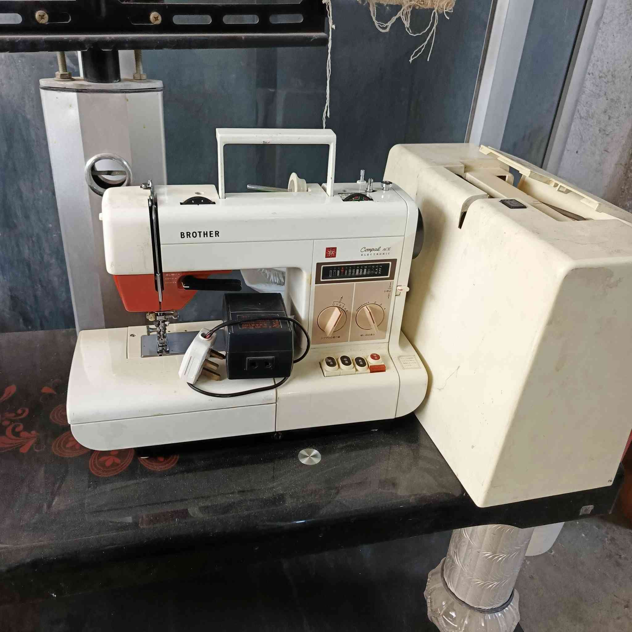 السلام عليكم اثاث  مستخدم لل ب ي ع المكان  الطارميه حي الفارس شارع السكلات خلف معارض حجي وليد  السيارات قرب جامع الصديق  للاستفسار خاص او ع رقم الهاتف***********    ؟***********
