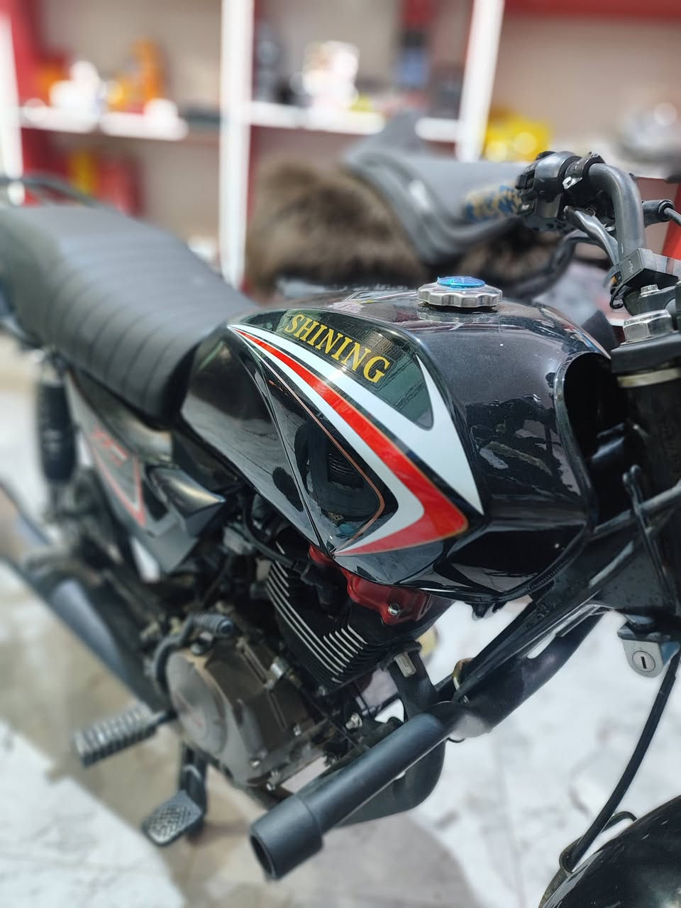 السلام عليكم 
للبيع او مراوس حسب القناعة
شاينك موديل 2023 مكمرك وكامل نظافة كما موضح بالصور السعر 1250 الاستفسار .  ***********
