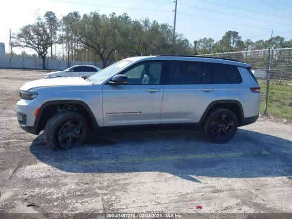 جيب لاريدو 2023 دخول جديد 
بلاك توب
مسافة المقطوعة 14
بدون رقم ترقم جميع المحافضات

حادث كماه موضح بل الصور داخل المنشور 

مواصفات كلش هواي بيه
مثبت سرعة
7 راكب 
خروج عن مسار 
رادار امامي وخلفي 
كامرة خلفية 
شاشة كبيرة وتدعم ابل كار بلي والخراط gbc بلعراق 
نظام سبورت 
مانع انزلاق
مصابيح امامية لد 
بصمة ابواب وتشغيل 
نوافذ اتو 
ستشعار اطارات 
السعر 295 $
📍مكان السيارة ذي قار سوق الشيوخ 
للاستفسار اتصال على الرقم 
***********
*********** ناصرية
