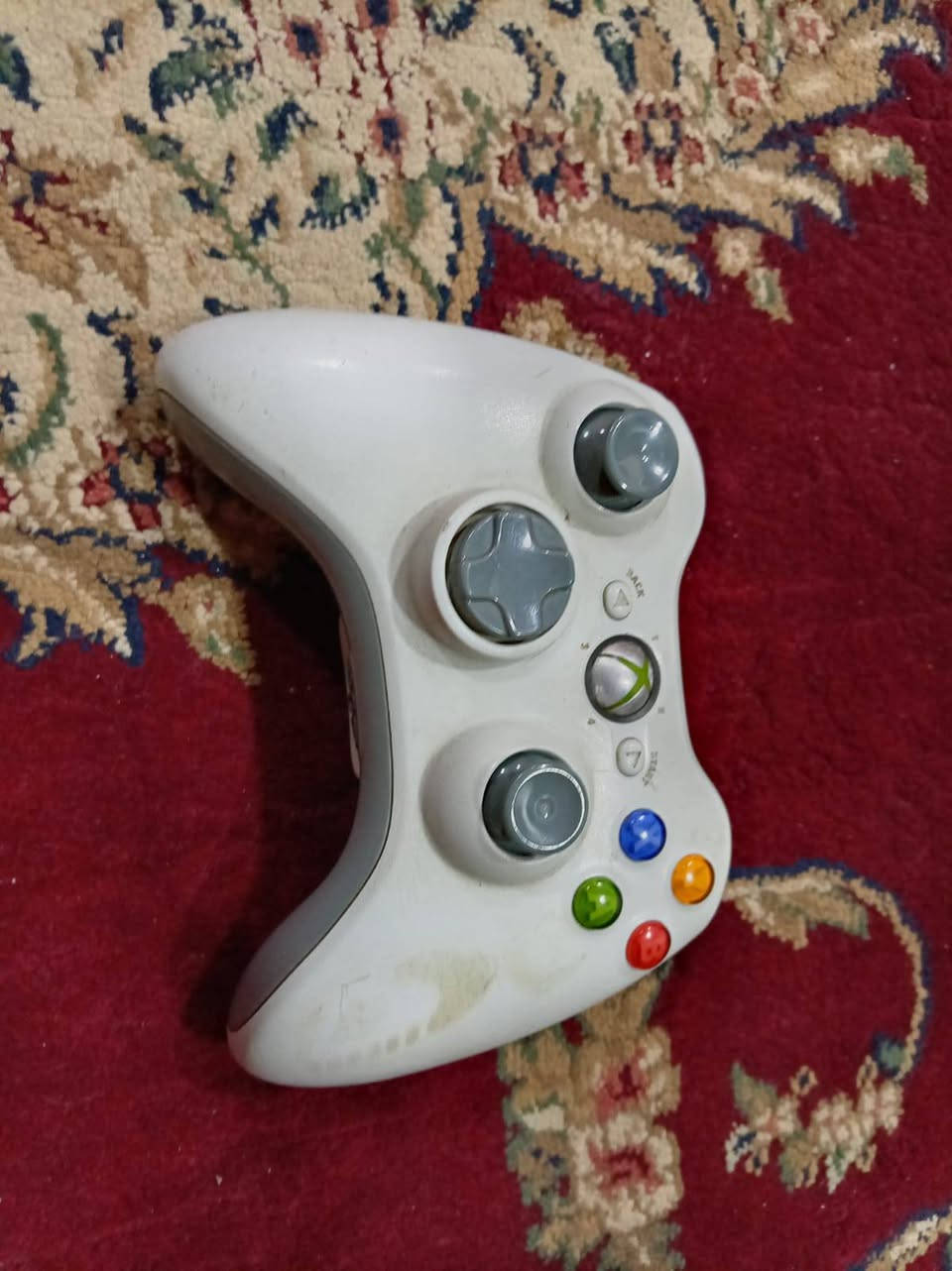 السلام عليكم إكس بوكس 360 مهكر كامل ملحقات
جوستكين 
بي تقريبا 8 العب منهن GTA5 وبيس وكلفد يودي وتبرايدر وفورزة هرايزر وسباق سيارات 
وغيرها 
جهاز ما بي أي شي شغال 
قيم وخذ 
غير متواجد على فيس الاستفسار على رقم
 *********** متوفر واتساب مكاني نجف الاشرف
