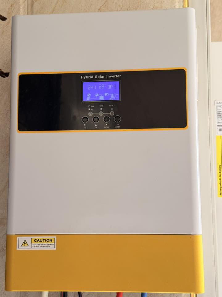 تم بفضل اللّٰه تركيب منظومة طاقة شمسية من قبل كوادرنا في 

#قريةباجوان 

للاخ ::صباح حسن عناد 
  
✅ نظام طاقة شمسية متكامل بأعلى المواصفات

✅فولتية ثابتة 220فولت 
✅كهرباء مستمرة بدون انقطاع 
✅تشغيل تلقائي عند انقطاع الكهرباء

🔵انفيرتر قدرة(6.2) كيلو واط 
🔵الواح قدرة  (640) واط نوع Aiko
🔵بطارية ليثيوم (200)امبير  10KW

✅صيانة فورية بحالة مواجهة اي خلل فني
✅ضمانات عالية وعمر افتراضي طويل
✅خدمات متابعة مابعد التنصيب

نهاري ☀️(10) امبير
ليلي   🌑 (8) امبير 
 
للاستفسار اكثر الاتصال على الارقام التالية 
***********
***********
⚫️#مكتب #باجوان #للطاقه #الشمسيه
