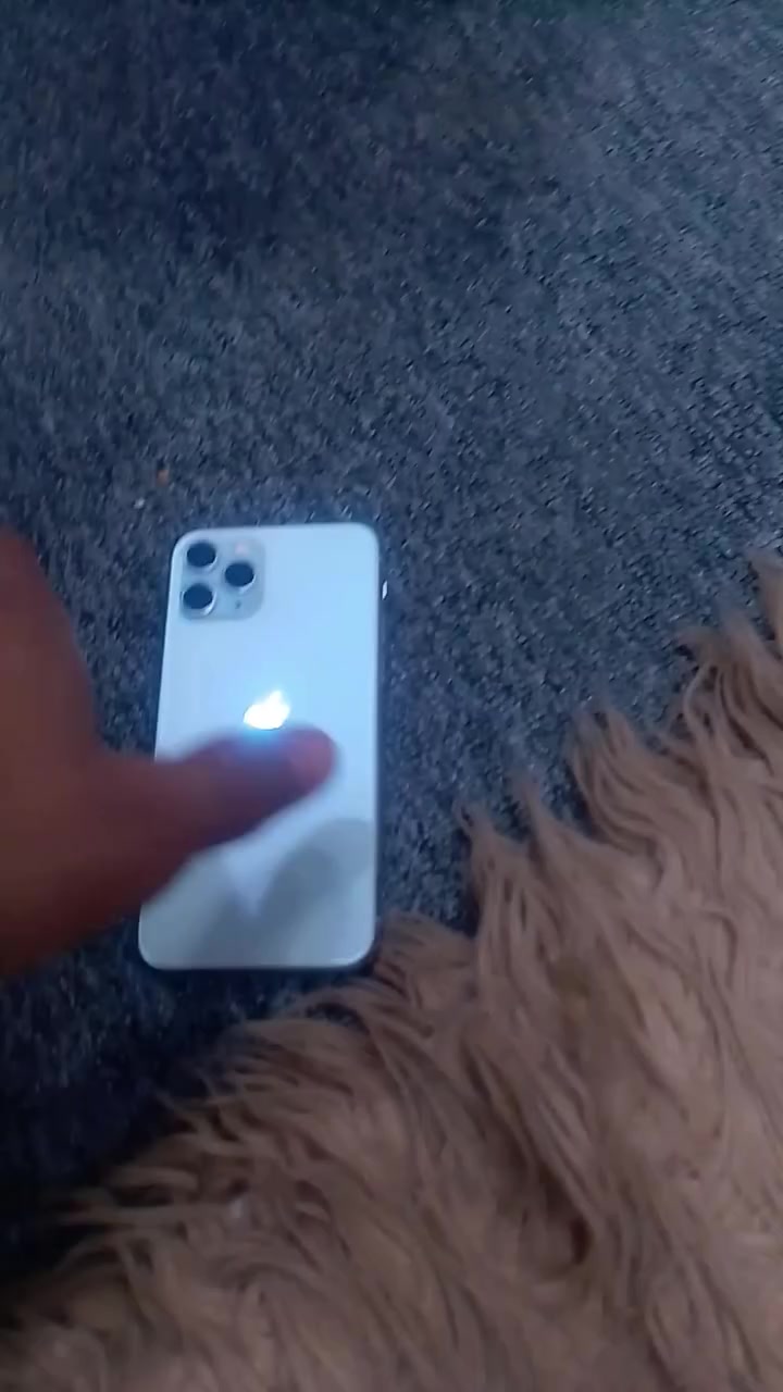 ايفون 11 برو عادي ذكر 64 بي ضربه بشاشه فقط  البطاريه 68 بلادي  مكاني بغداد  160 وبيع مجال ***********
