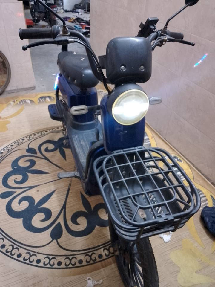 دراجة حجم 20,نوع ونلي خمس بطاريات ممتازة اربع سرع منفذ شحن قاعدة موبايل اشارات جانبية دراجة جديدة استعمال قليل بلوتوث السعر 300 بغداد حسينية ***********واتساب موجود بغداد, العراق
