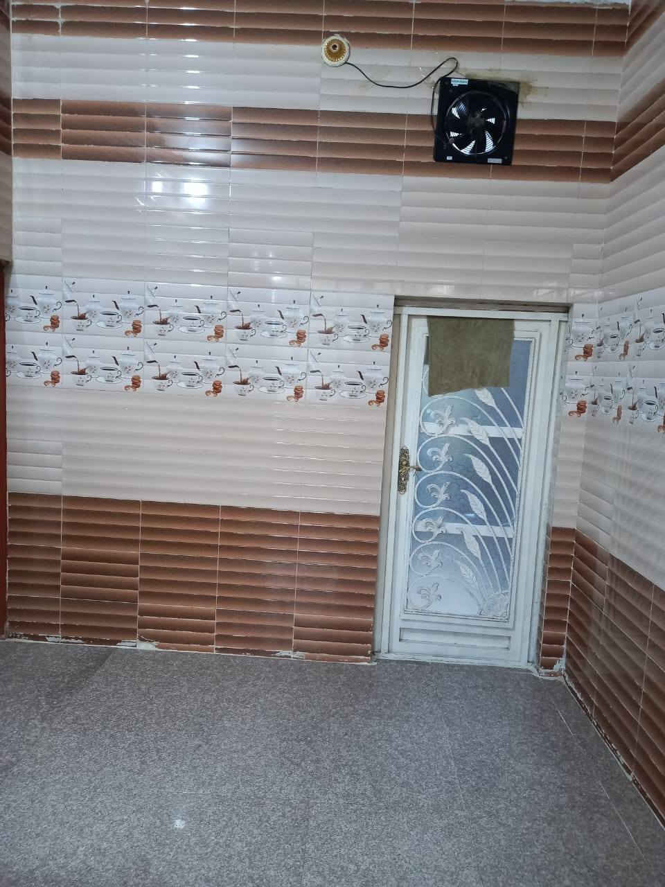 بيت للبيع بفداء مساحه200م طابق واحد بمقاطعه22بناء حديث 
السعر180مع المجال ***********مكتب الرحمه للعقار
