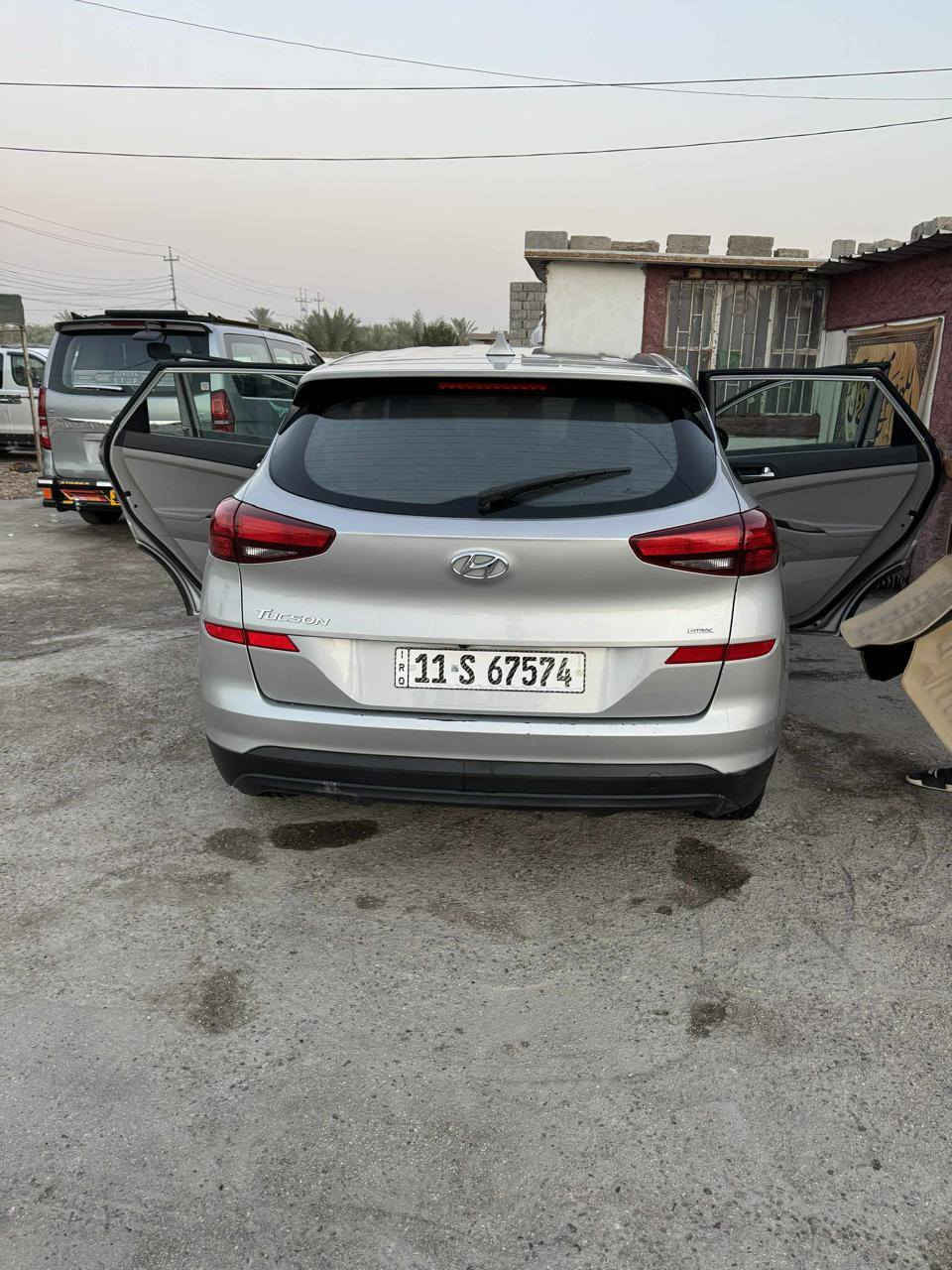 السلام عليكم
توكسان موديل 20
وارد أمريكي بيه جاملغ وبنيد والباقي مكفول
داخل لونين اسود ورصاصي
شاشه تحكم ستيرن سايد بريك بصمه
رادار أمامي وجانبي
كامره خلفيه اماميه
للاستفسار الاتصال ***********
مكاني بابل مع السونار
السعر 180 $
