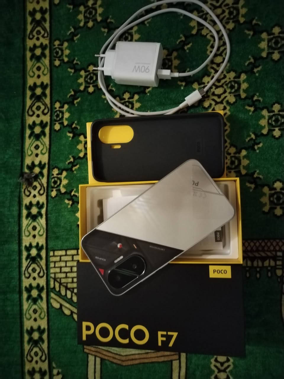 السلام عليكم
بوكو F7 النسخة الفضية المحدودة (Cyber Silver)
ذاكره 12g
مساحته512g
اخو الجديد استعمال خفيف 3 أشهر
مع كامل ملحقاته كدامكم بالصور حتى جيسه بعده
رايده 525k و بي مجال للشراي
مكاني ناصريه مركز تجي تفحص و تاخذه
للتواصل الخاص مفتوح


**إذا كنت صاحب هذا الإعلان وتريد حذفه لأي سبب، رجاءا أرسل رسالة إلى الدعم الفني**