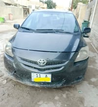 يارس موديل 2007 سنويه منافذه باسمي زوج تاير امامي لايت ابيض فيت بامزين...