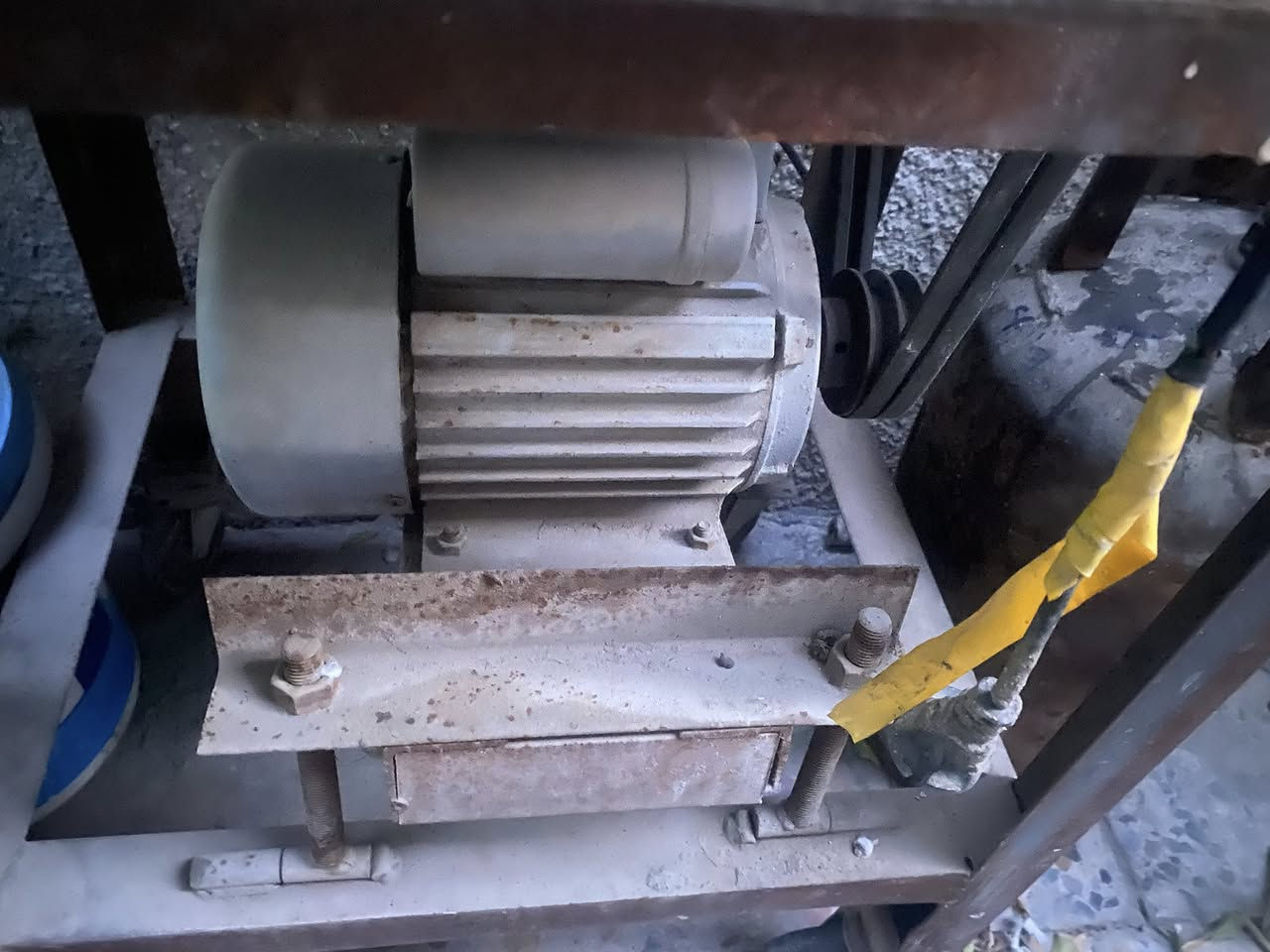 من رخصت مدير الكروب
عندي مثرامه فلافل للبيع ***********
