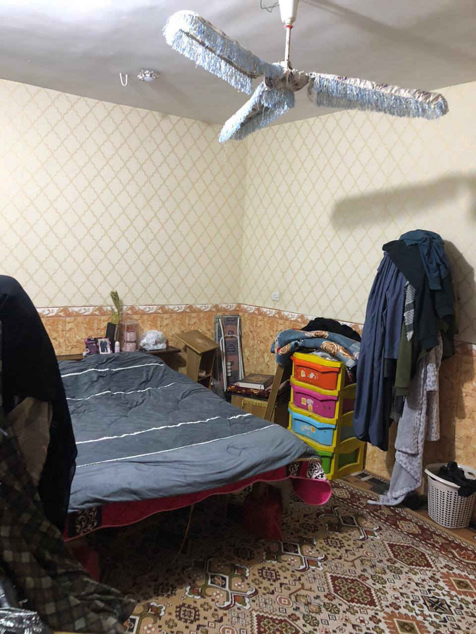 السلام عليكم دار للبيع  الموقع الطاقه الدار ملك المساحه ١٢٤
 يحتوي الدار عل مطبخ و صاله و استقبال و حمام داخلي فقط ويحتوي عل غرفتين نوم و صحيات خارجيه الاستفسار عل الارقام الاتيه***********
