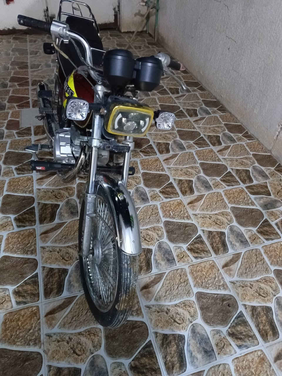 عندي هاي التايكر مرواس بفورزه نضيف  الي عنده يتصل ***********
