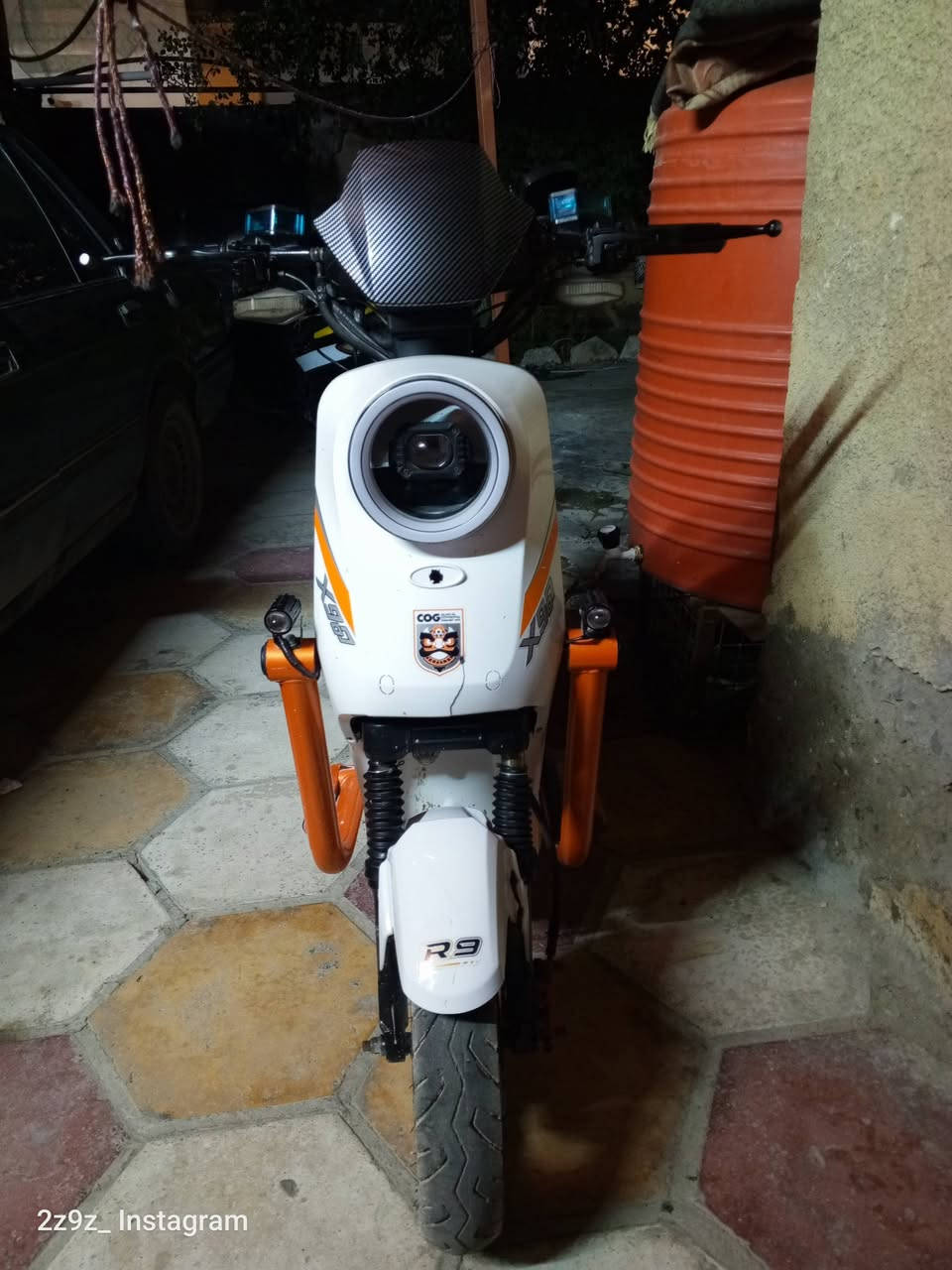 السلام عليكم دراجة اكس 900نظيفه بس المدكر الامامي بي كسر غليل والكفر الامامي مكسور شويه اما الباقي مكفول سعر 450وبيهه مجال شراي تابعني وتعال خاص


**إذا كنت صاحب هذا الإعلان وتريد حذفه لأي سبب، رجاءا أرسل رسالة إلى الدعم الفني**