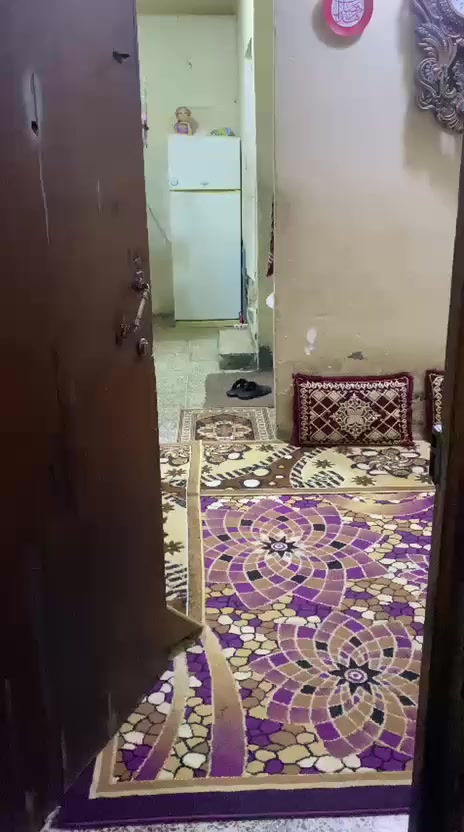 شقه للايجار طابق اول العنوان الحريه الاولى قرب جامع العلوي مقابيل سوق الاولى ***********
