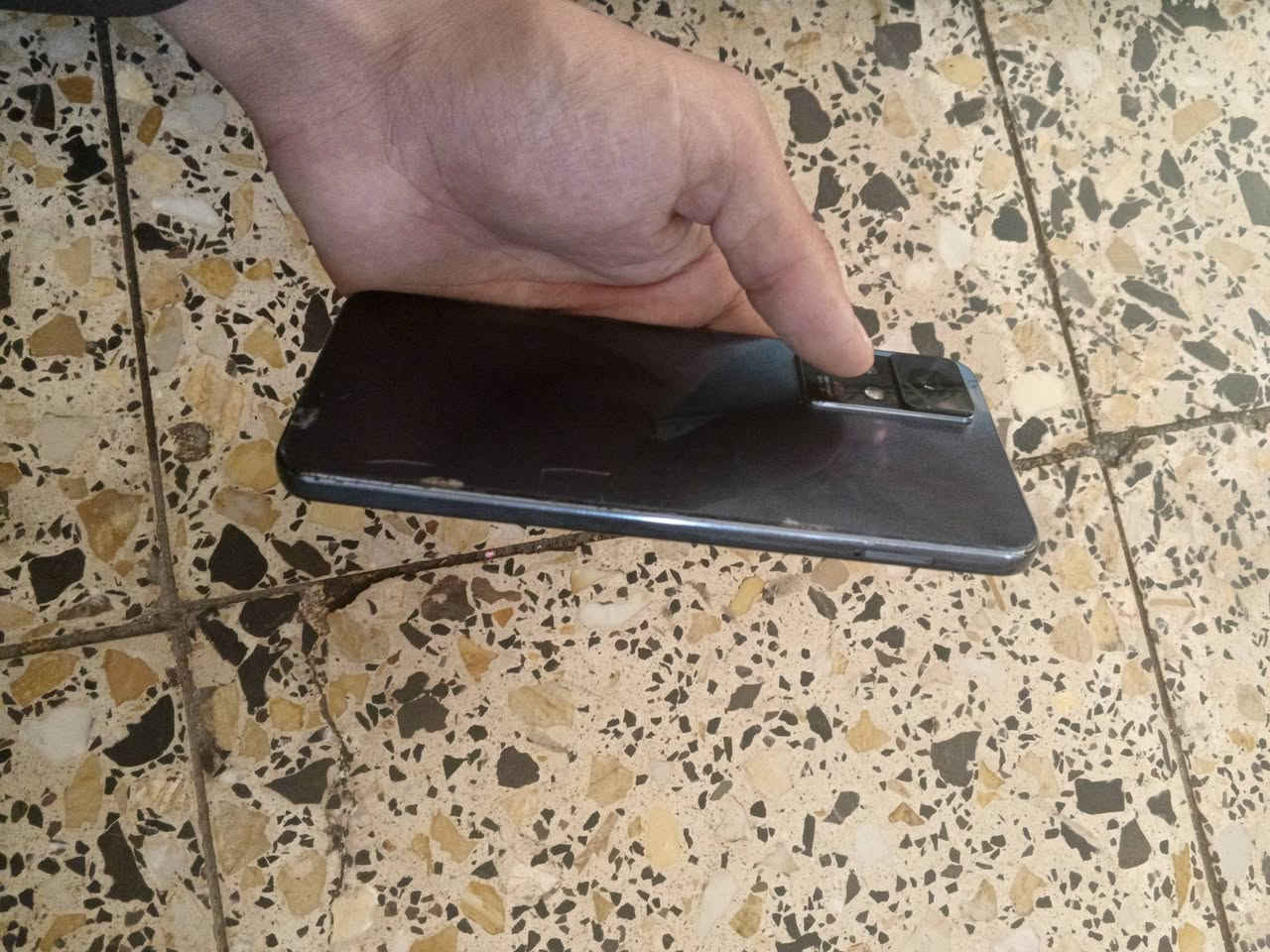 سلام عليكم جهاز lnfinix ZERO X Pro
غني عن تعريف جهاز مال بيت نظيف 
الجهاز مفتوح مبدل بي فربم ول باقي كلو وضع شركه 
لمس مفطور ما مثر ما يبين الفطر ناعم داكرت الجهاز256
هاذ 👇رقمي   البطاريه 4500mAh قطاره سعر الجهاز 135 بي مجال  ***********
