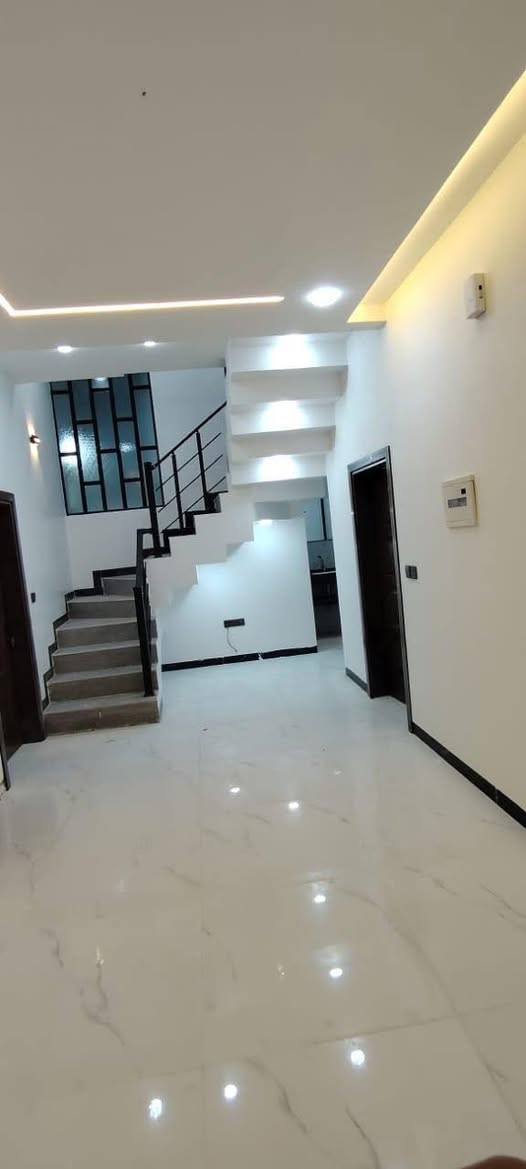 #عروض_مكتب_دعاء_الخير_للعقارات 🏡

للبيع للبيع 

دار في حي الصديق خلف مرطبات البحرين مساحة 

 100م واجهه 10م  الواجهه گرانيت وحلان  تسليم فوري نظام سپالت 

دكتات كامرات عاكسه 

طابق الأول غرفة نوم هول استقبال مطبخ سيراميك 60*120  

كراج  خدمات صحيه ايضا 60*120 السيراميك 

طابق الثاني ثلاث غرف نوم وهول وخدمات صحيه وبيتونه وسطح كاشي 

للأستفسار ع السعر وباقي التفاصيل الأتصال بل ارقام التاليه

***********
***********
***********
***********

كما يمكنكم مراجعة مكتب دعاء الخير لتجارة العقارات والمقاولات  

نستقبل كافة العروضات بمختلف المساحات السكني والتجاري

للاستفسار  مراجعة المكتب حي الصديق بداية سائدين البحرين 
 
قرب مدرسة النبلاء الاهلية او 

الاتصال 📞

***********

***********

***********

***********
