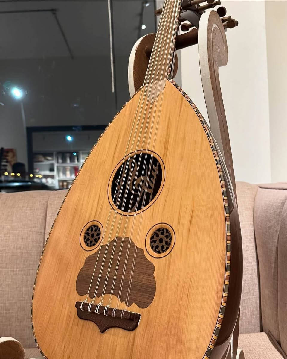 عروض خاصه 🔥🔥
الموديل :عود زرياب شامي 

الوجه : سيدار 

الظهر : جوز

اصابع: جوز

نوع الاوتار : كورشنر تركي 🇹🇷

سعر ببلاش 135 الف 
مع جنطه وريش هديه + كورس تعليمي مجانا 

ويوجد توصيل لكافة انحاء العراق 🇮🇶


**إذا كنت صاحب هذا الإعلان وتريد حذفه لأي سبب، رجاءا أرسل رسالة إلى الدعم الفني**