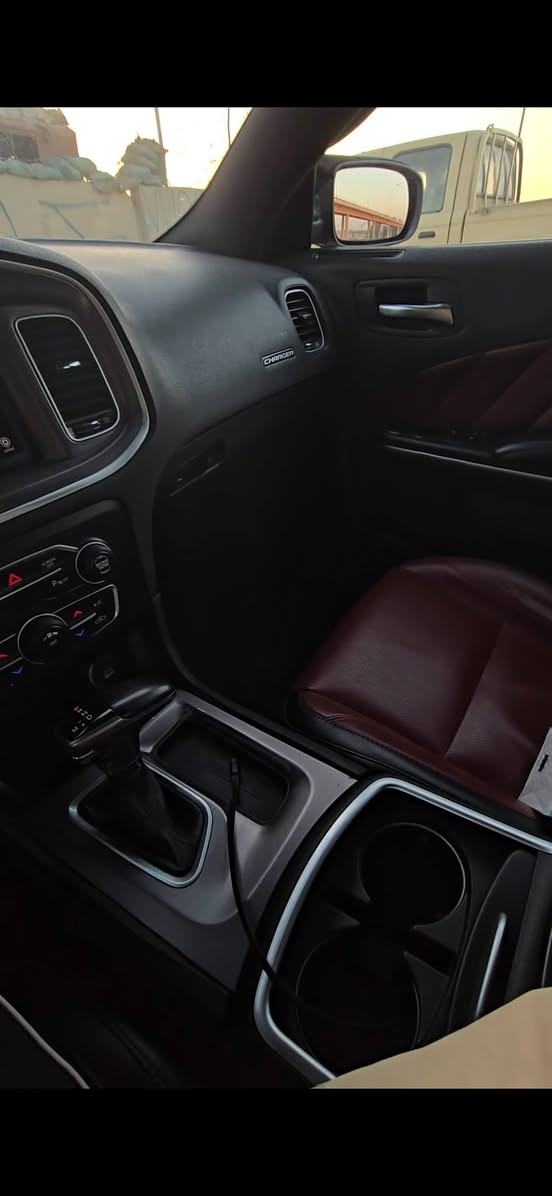 جارجر 19 خليجي وكاله هارلم الدولية
عندي فيديو موضح الهه للشراي 
بياع شراي متفيدك
الون اسود 
مكينه 3600
كير 8
فصله مفتوحه بلاد
اكسل مفتوح بلاد
عداد سرعه. 260
ماشيه 143 كيلو متر
لايتات زينون أصفر
سبير منازل
شاشه وسط كار بلي عارضه بالكامل 
حساسات خلفيه كامره دواره 
ثلاث انضمة قياديه 
تخم تاير درجه اولى 
باتري جديد 
صدر امامي خلفي جديد قبل فتره
تبديل براد اصلي وكاله
دهن مكينه جديد
دهن كير جديد سحب حتى من التورباين
كلشي بيهه بلاد سياره جديده للأخير
بيهه بارد باب الصدر وجعجه باب خلفي 
بيبان فتح براغي شويه للتطبيك فقط 
كشنات جلد 
كراسي كهرباء
تبريد تدفأه قطعتين
مواصفات SXT
سياره مكفوله من التبديل نهائيا حتى الدعاميات بلاد
السعر ٢٦٠ ورقه
سنويه بأسمي هزه قبل اسبوع
وسنويه تجديد لحد سنة 2031
العنوان بغداد 
رقمي ***********
بيه واستاب
