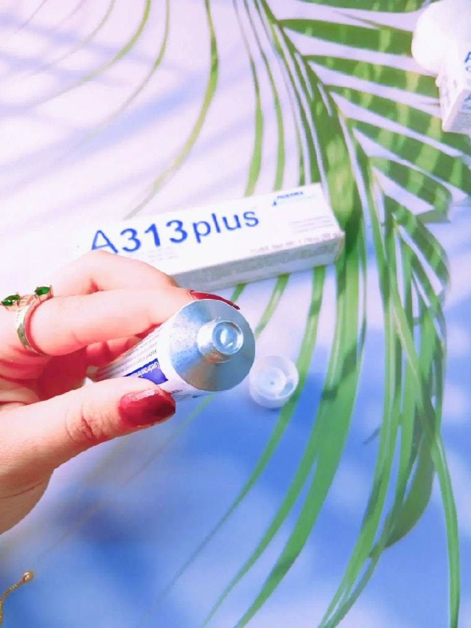 عرض كريم وصابونه  A313 Plus المصحح للبشرة والمصنع من قِبل شركة Pharma Développement الفرنسية 💙🤍

. 💙، وهو أحد مشتقات فيتامين A اللطيفة والفعالة في تحفيز خلايا الجلد وتجديد نضارة البشرة

.🌟 الفوائد  كعلاج ليلي مكثف للتعامل مع عدة مشاكل بشرة
🤍:تقليل علامات التقدم بالسن: يحفز إنتاج الكولاجين ويقلل من مظهر الخطوط الدقيقة والتجاعيد المبكرة.توحيد لون البشرة:
🌟 يساهم في تفتيح البقع الداكنة والتصبغات الناتجة عن الشمس أو آثار الحبوب.

💙صابونة   🧼  كريم plus A313  
علاج تصبغات 
علاج للحبوب 
علاج للاسمرار 
تفتيح نضاره 
علاج حبوب واثار 

يوجد خدمة توصيل لجميع محافظات العراق🚗.


**إذا كنت صاحب هذا الإعلان وتريد حذفه لأي سبب، رجاءا أرسل رسالة إلى الدعم الفني**