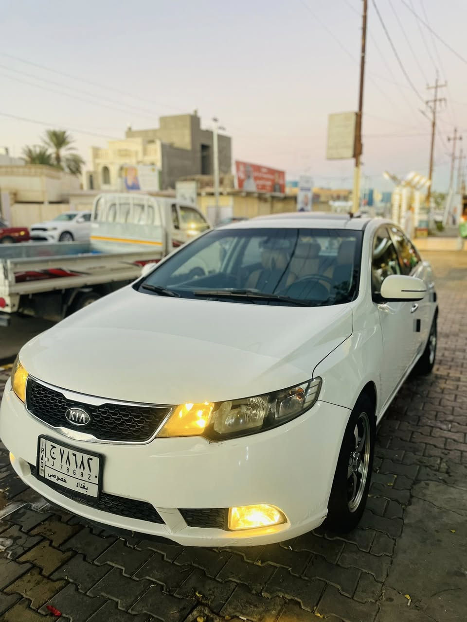 سلام عليكم سيراتو موديل ١٢مكفوله بيهه جاملغ الخلفي صبغ اثر شخط كير محرك مكفول صدر تخم تاير جديد سياره فول ١/١سياره جديده رقم بغداد تحويل مباشر سعر سياره ب١١٠وبيهه مجال مكان سياره الانبار قضاء هيت ***********
