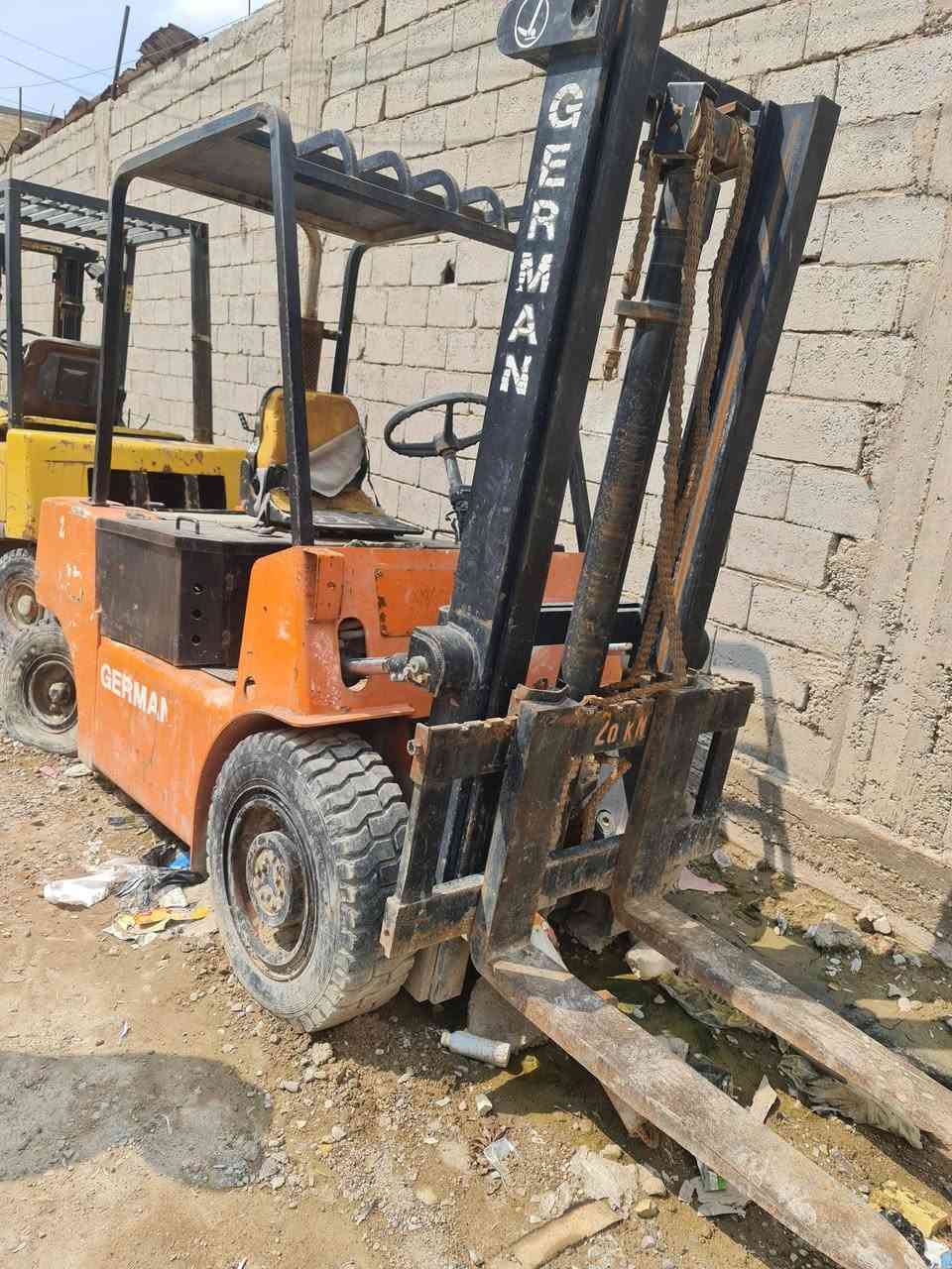 السلام عليكم رافعات شوكيه للبيع    ٣ رافعات.  شغالات   مكان بغداد المعامل  الاستفسار تصل. ***********
                                      ***********
