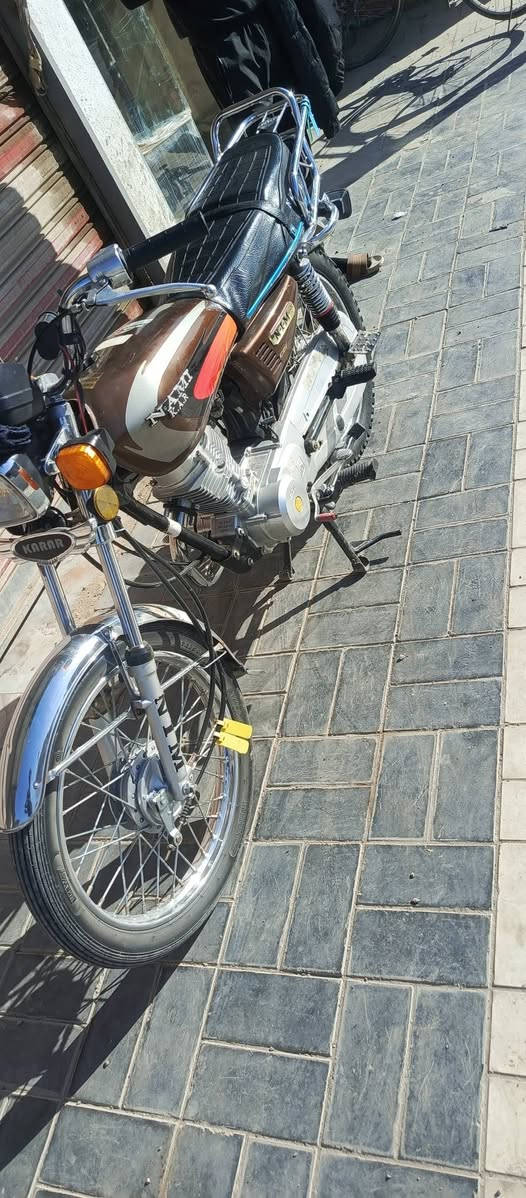 عمي السلام عليكم هاي الدراجه سعرها 600 وبيها مجال نامه امتياز,,25 واتساب ***********
