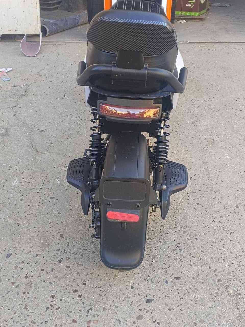 دراجه شحن سكنز MR سايبا نضافه فول بطاريات لى فحص 
جهاز تشغيل عن بعد رزانه فول  سعر 600 بيها مجال بسيط 

*********** 
واتس او اتصال
