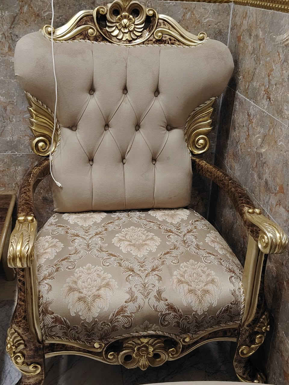 السلام عليكم تخم  زان تركي للبيع كلش كلش نظيف اي ضرر مابي ماخذي بمليون و750 ابيعه بمليون وبي مجال مكان بغداد 4كراسي وقنفات 2 وطبله وسطيه


**إذا كنت صاحب هذا الإعلان وتريد حذفه لأي سبب، رجاءا أرسل رسالة إلى الدعم الفني**