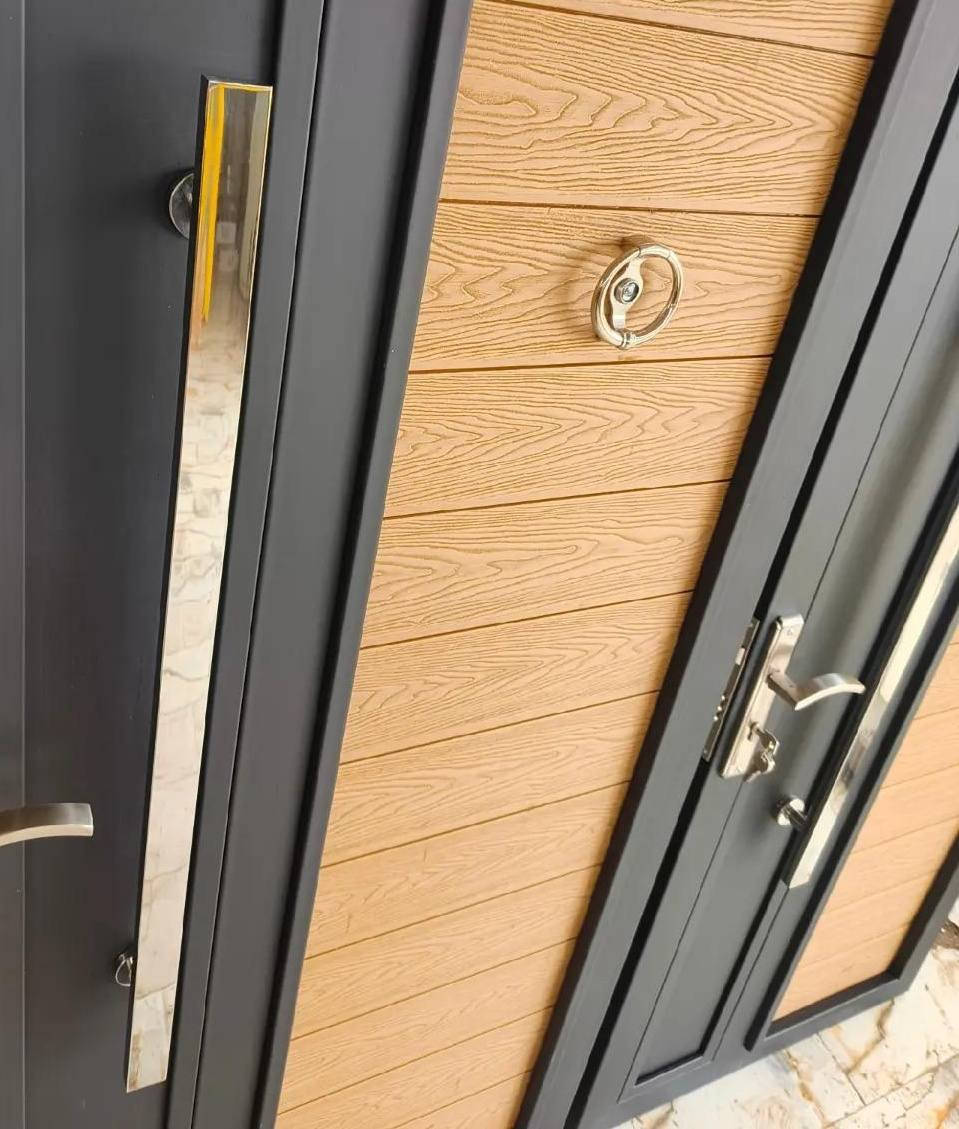 #اللهم لك الحمد حتى ترضى 
ورشة حداده عامه 
#ابواب -شبابيك 
 ابواب بدل الخشب 
باب قاصه .
 #محجرات 
#مراجيح -ميز طباخ  
#كرفانات سندوج 
صيانه وصبغ . لحديد القديم ابواب شبابيك 
العنوان /الناصريه الفداء
كذلك ورشه متنقله لجميع مناطق المحافظه 
للتواصل ... ***********
...***********
 عمل درجه اولى  . وشرط النظافه
باسعار مناسبه جدا  وجميع المديلات
