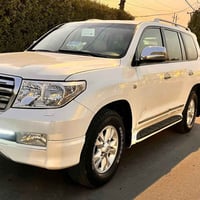 عندي لاندكروز موديل 2011ستينيه  اصل مكفوله كفاله عامه ماشيه 200بسمي ال...