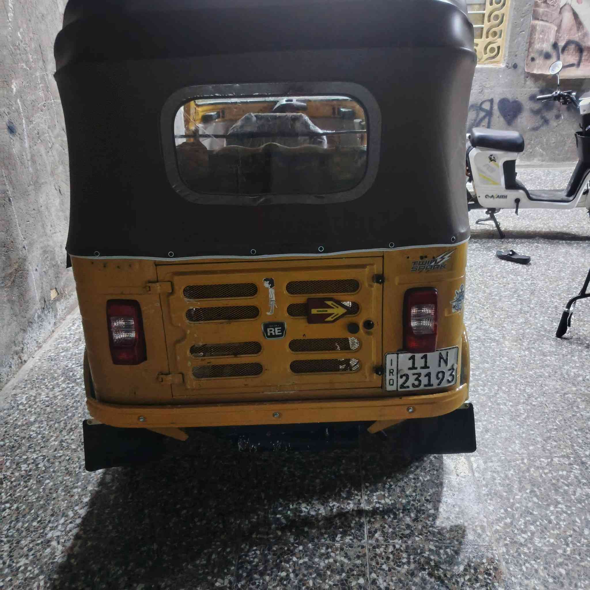 تيك تيك للبيع موديل 19 شهر 11 كفاله ماكينه قشر معمر ومسبوقه جماليه السعر 6 و200 وبيهال***********
