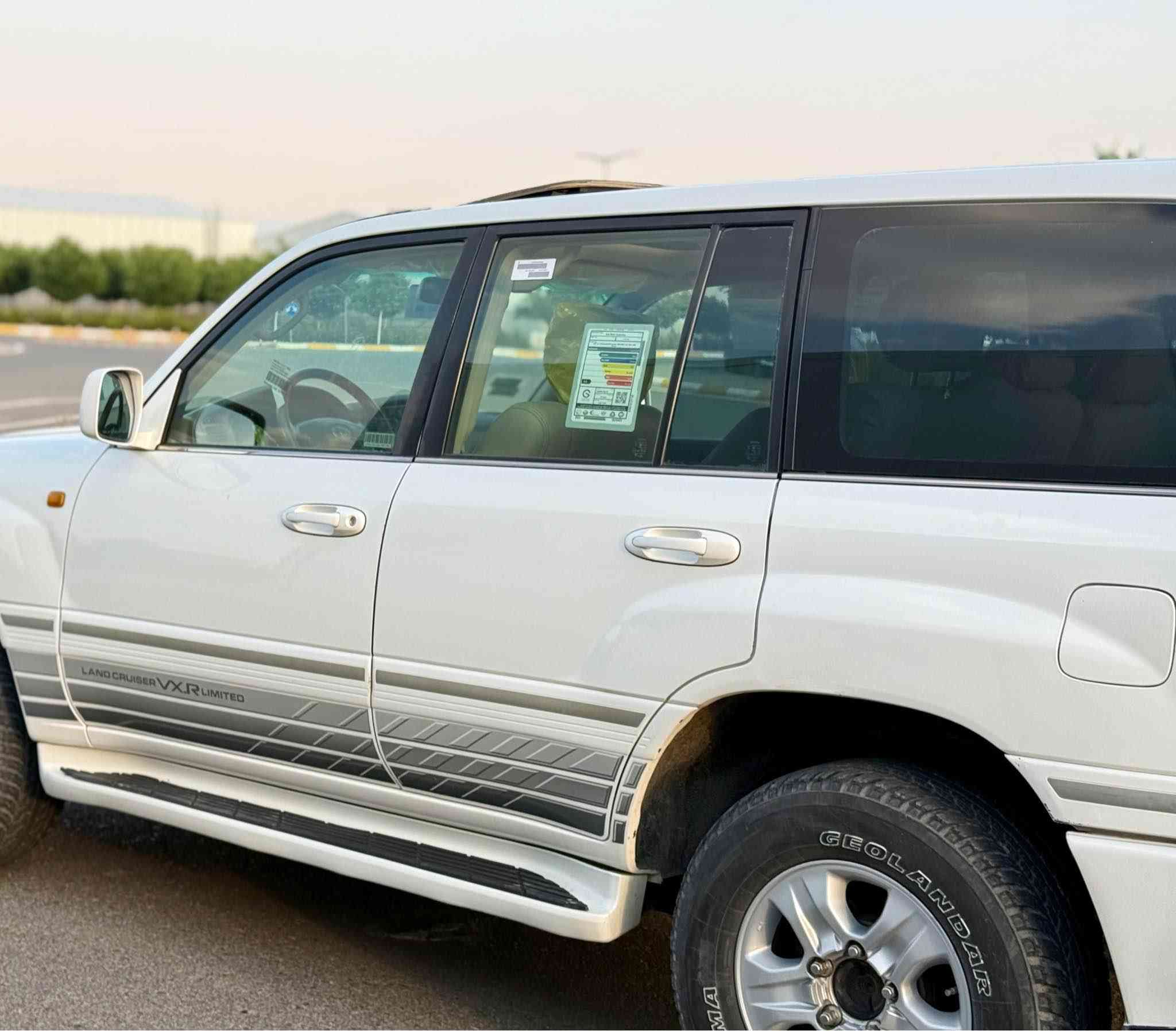 سەرەتا بەناوی خوداتۆیۆتا لاندکرۆزەر مۆدیل ٢٠٠٧ 
مواسفات ليگزز Vxr ی 8 پستۆن 
سەیارەکە قەپات قەپات مواسفاتى جه گ و وينجه 
سلاید ناوزەرد تۆماتیک دیفلۆک شاشە ليگزز سى  ریز کوشن ناو فۆرمیکا سەلاجەگيچ زينون  زۆر مواسفاتی تر سەیارەکە رەقەم یەک جوان و خاوێنە نمونەی جوان و خاوێنیە بى بوياغ بى ته عديل ته نها ٤ په نجه كارتيكى بچوكى هه يه  ماباقی هیچی پێوە نیە هيچ مواسه فاتيك نيه تياى نه بيت و ئيش نه كات فول فوله زۆر رێک و خاوێنە حسابى سفرى بوبكه گیر و مەکینە و اکسل بەشەرتە سه نه وى و ره قه مو ژينگه ى هه موى نوييه ره قه م هه وليره 
سعری 246  وەرەقە و مه جاليكى برايانه 
*********** 
vaibar +watsapp كويسينجاك, أربيل
