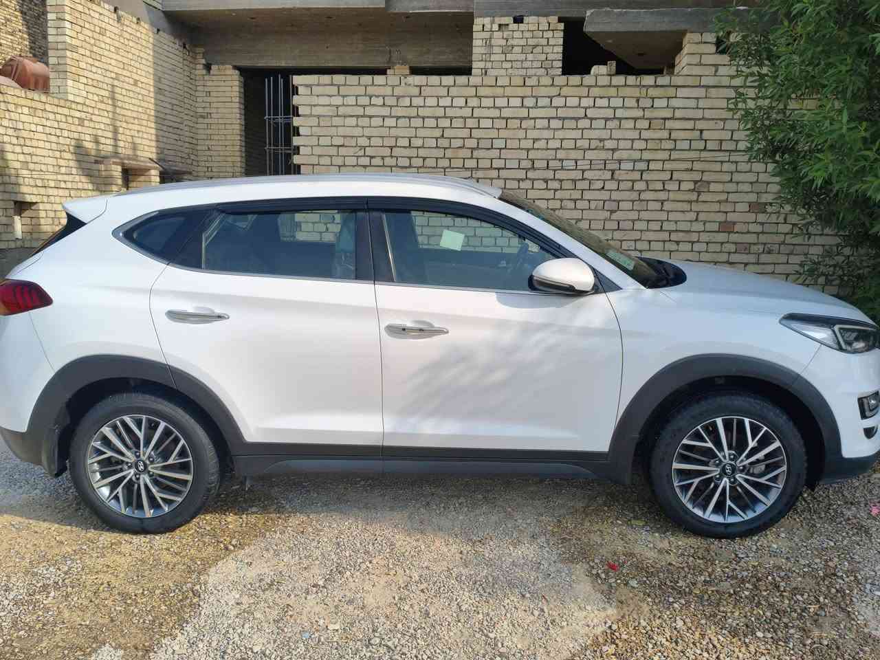 السلام عليكم
سياره للبيع توكسان موديل 2020خليجي شركه الكاصد الاصلي سياره مكفوله عدى بارد 4 اصابع  تخم تاير باتري جديد 

  ماشيه 76حقيقي

كشنات جلد بقلاوه

كراسي كهرباء شاشه داخل صاج + كامره خلفيه دواره 

سياره ترحيب بصمه.  وبصمه ابواب حساس امامي خلفي /لد امامي

تحكمات ستيرن سياره فول 
5 عدسات

ثلاجه بل جكمجه 

سياره بأسمي رقم بغداد انكليزي 

سياره داخله هزه وسنويه جديده 

مكان سياره حله ابي غرق 

الرقم / ***********

***********
