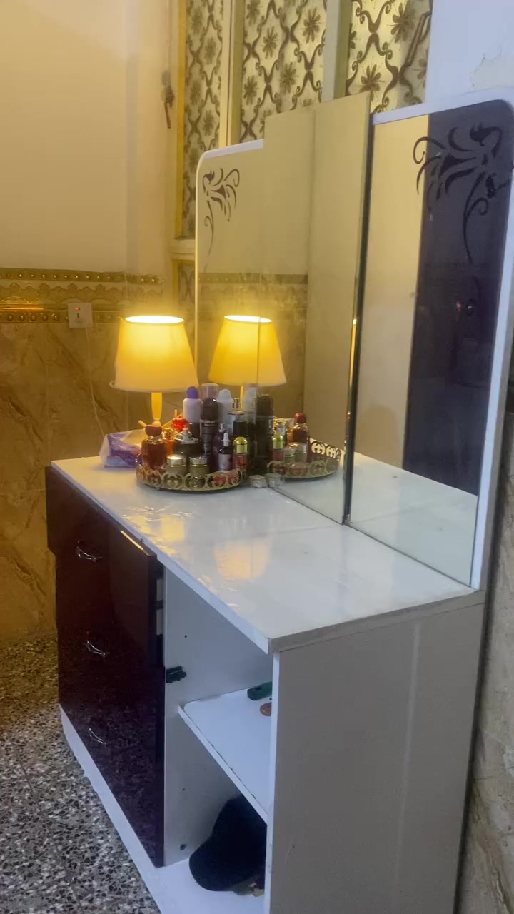 غرفة تركية للبيع المكان البلديات السعر ١٠٠                 ***********
