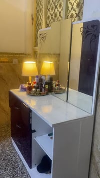 غرفة تركية للبيع المكان البلديات السعر ١٠٠                 ٠٧٧١٤٣١٩٦٩٣