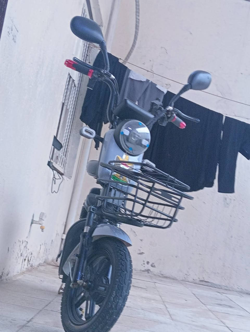 مرخصت مدير الكروب: سلام عليكم دراجه شحن حجم 14للبيع او مراوس بدراجه بانزين براس براس سعر الدراجه 230وبيه مجال الطيبين مستعجل عله بيعته مكاني بغداد مدينه الصدر  رقم ***********او خاص
