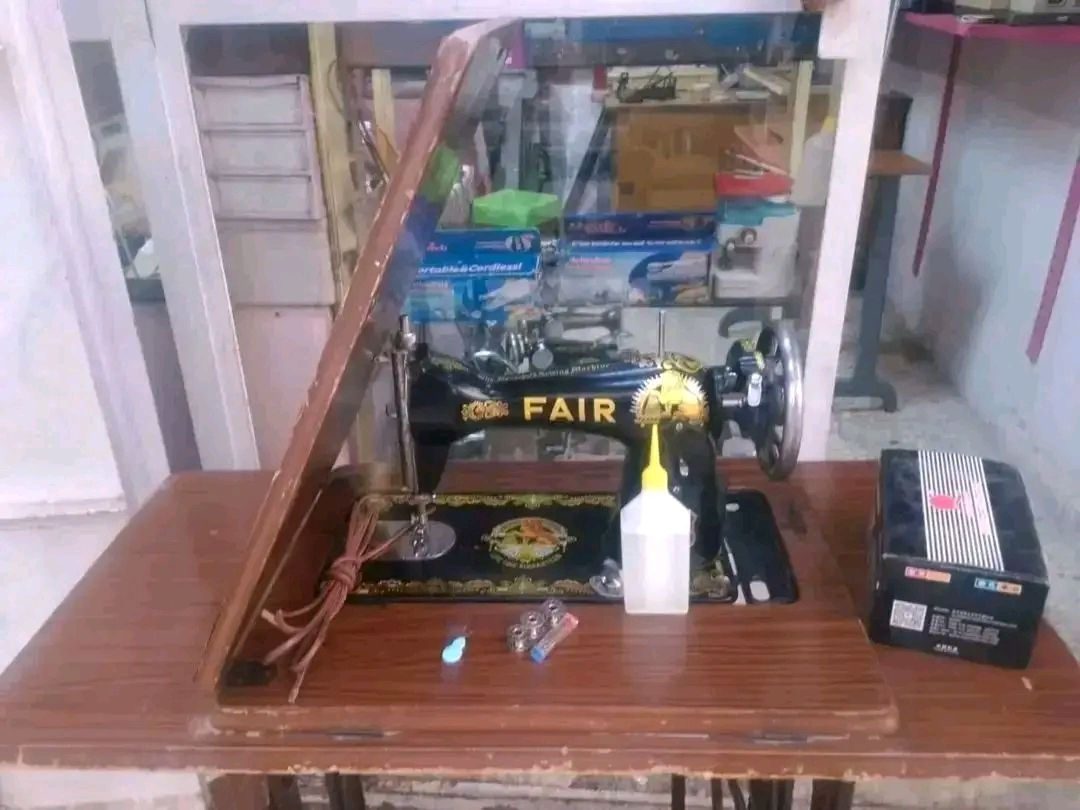 مكينة اسد ياباني من قديمات الاصليه مكينة بلاديه برغي ما مفتوح منها مال بيت حتى ماطور ودواسه ياباني الاصلي السعر 110 قفل تشتغل كهرباء ورجل العنوان بغداد القاهرة متوفر توصيل 🚗


**إذا كنت صاحب هذا الإعلان وتريد حذفه لأي سبب، رجاءا أرسل رسالة إلى الدعم الفني**