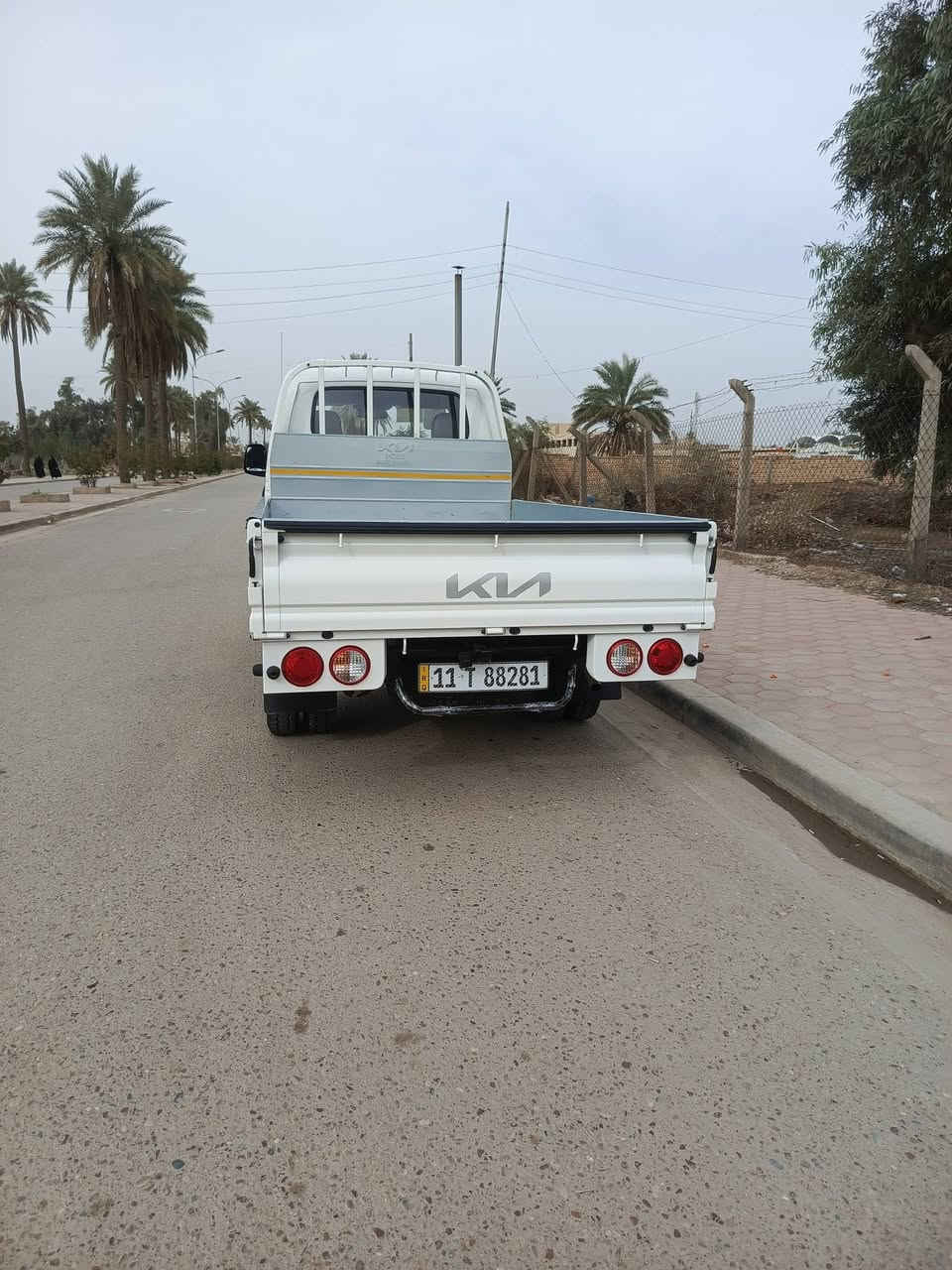 السلام عليكم للبيع كيه 2025 مكفوله كفاله عامه ماشيه 8776الاف ام ضمان سياره حيل جديده رقم بغداد  مدوشمه كشنات سياره جاهزه ماناقصهة اي شي للاستفسار رقم ***********المكان بغداد المدائن
