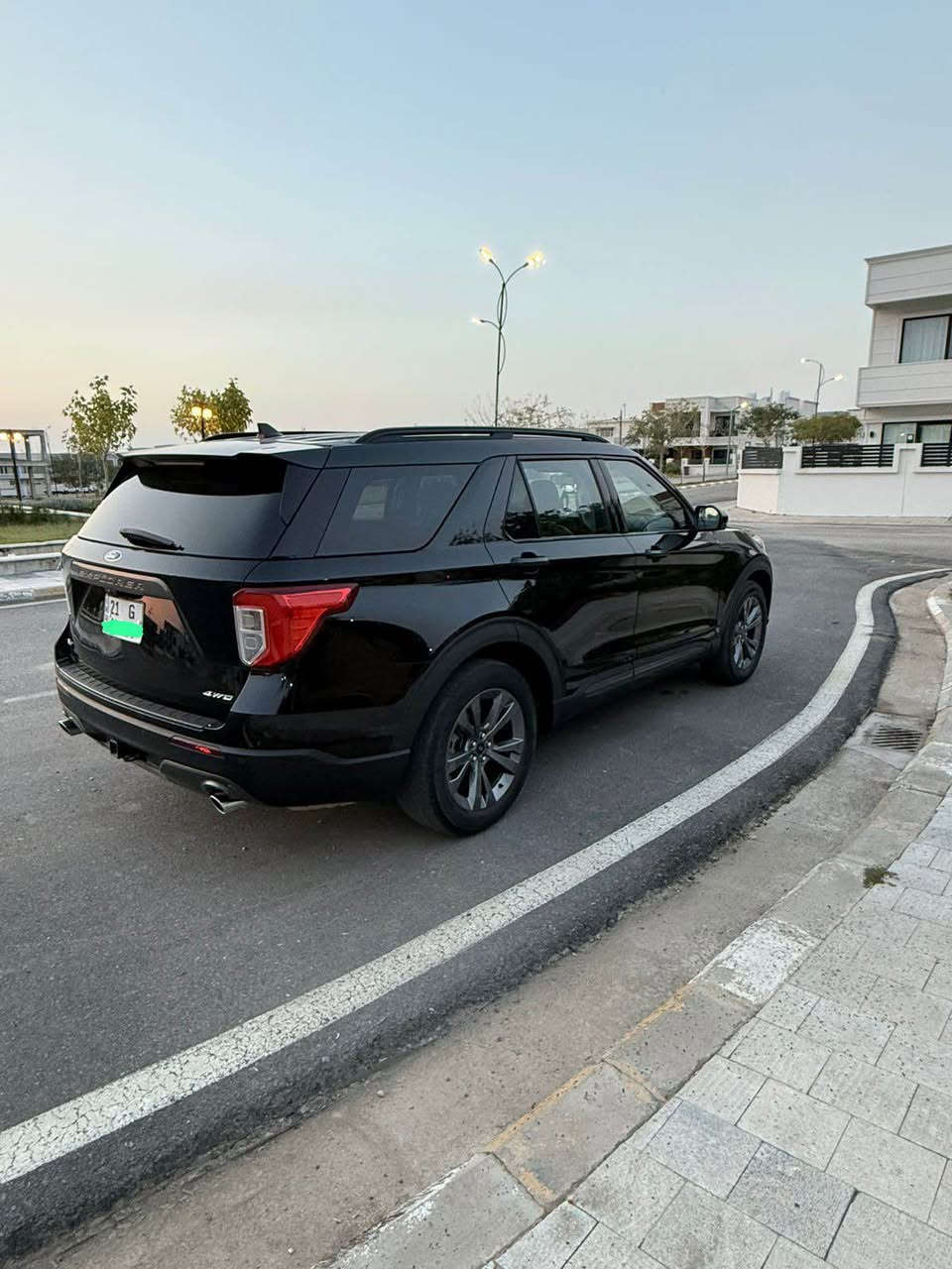 تحيه طيبه……
مكلف بالنشر !
للبيع فقط فورد اكسبلور موديل 2023 
مواصفات XLT PLUS
فول 1/1 
لون اسود رقم سليمانيه وبأسم صاحبها 
ضررها حافة البنيد فقط ومصبوغ البنيد كله 
سياره جديده ومابيها اي نقص 
السونار مرفق مع المنشور 
للاستفسار الاتصال بصاحب السياره 
*********** خناقين, ديالى
