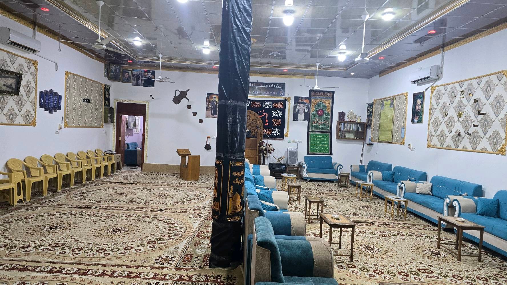 الفيروزيه شارع ١٦ 
طابو صرف زراعي المالك موجود 
المساحه ٢٧٥ على شارعين فرعيات
الطابق الأول غرفه وهول ومطبخ وصحيات 
الطابق الثاني ثلاث غرف وهول وصحيات 
ديوان او حسينية  مع طارمه ومخزن وصحيات خارجيه  بناء حديث 
السعر ١٨٠ مليون وبيه مجال ***********