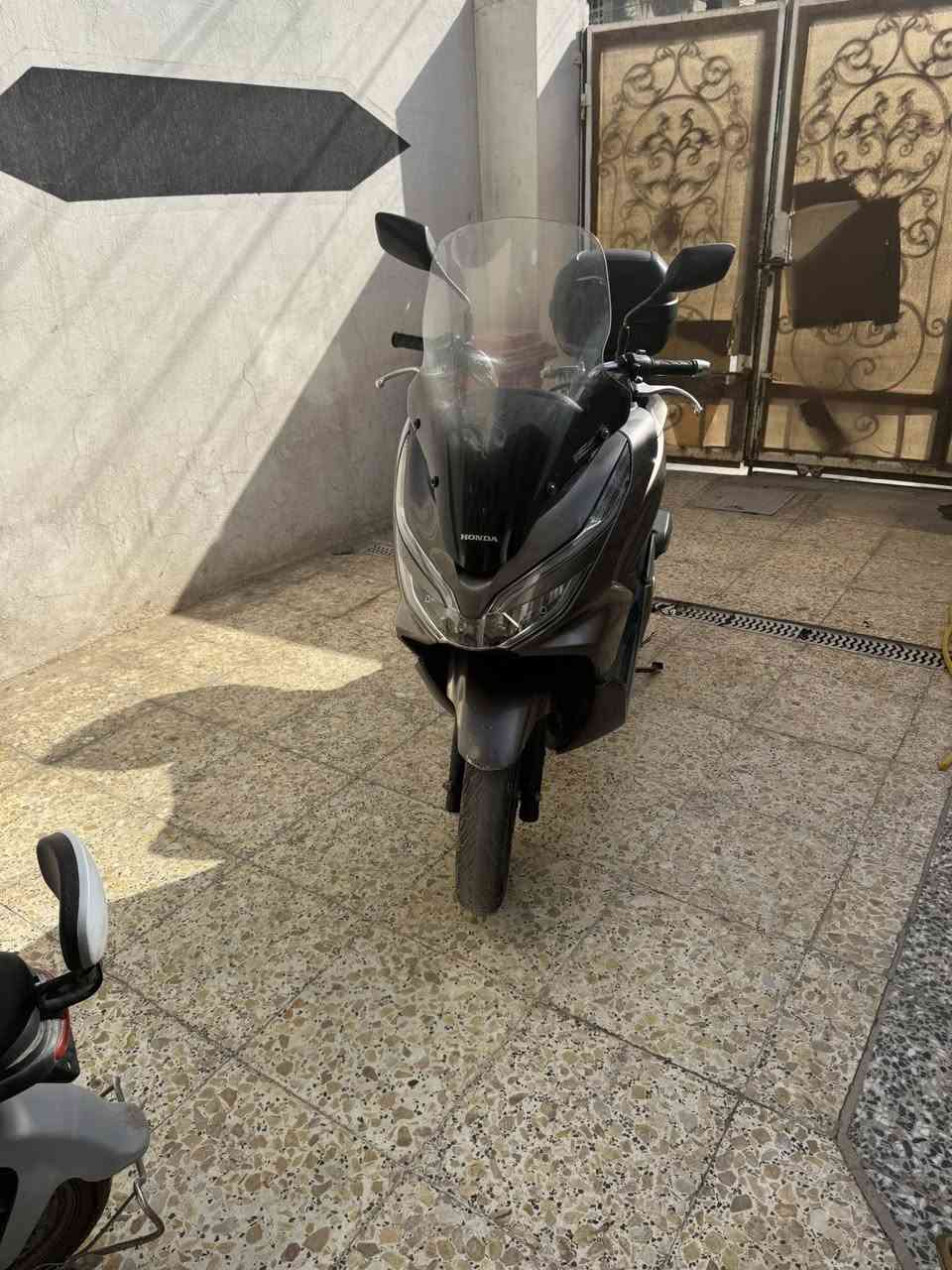 بيساكس جيل ثالث ياباني مال مزاد البيع سعر ٢٨ ***********
