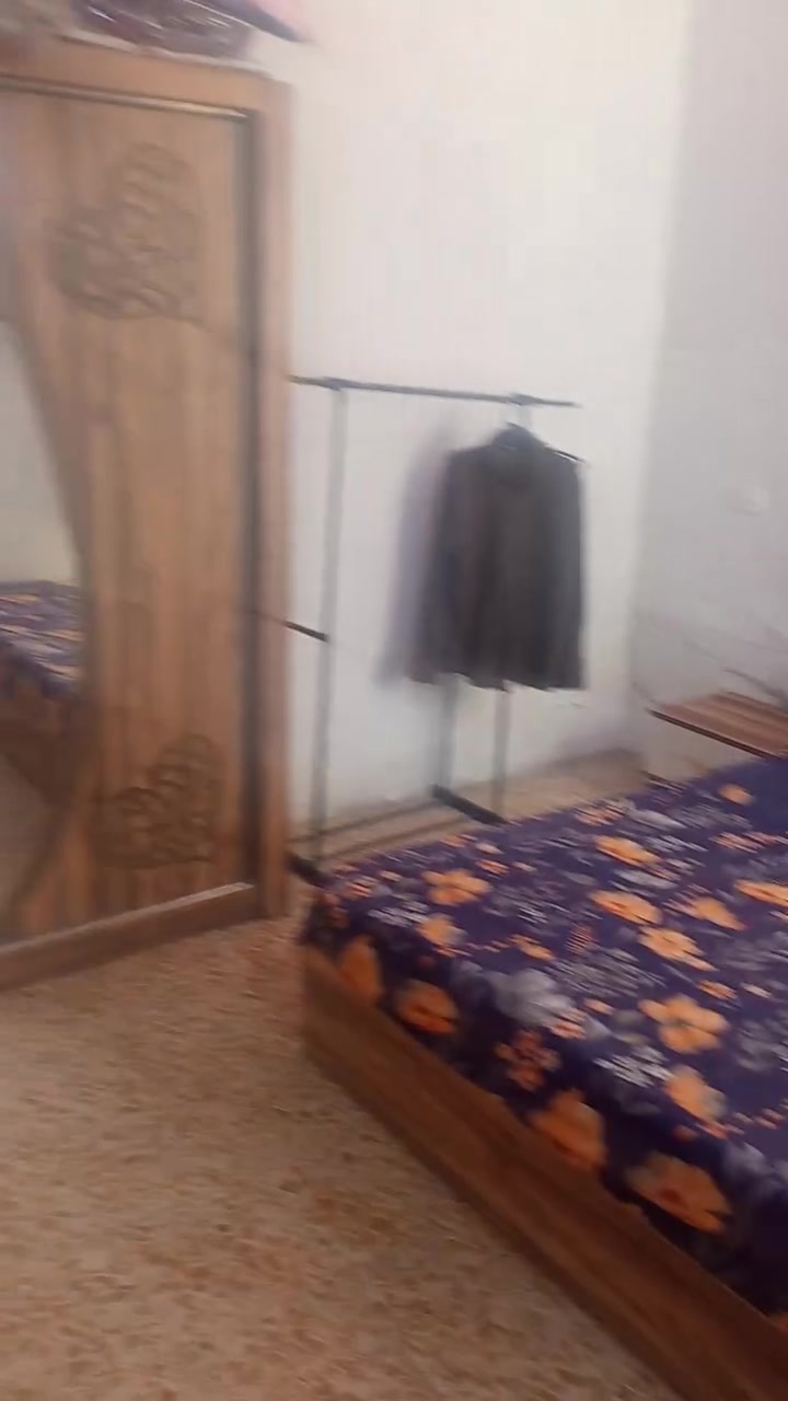 سلام عليكم غرفه نوم تركيه استعمال قليل السعر 300وبيها مجال العنوان بغداد حي النصر ***********
