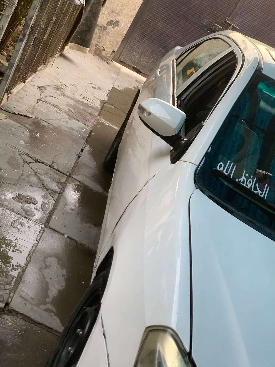 السلام عليكم سياره بيوايدي موديل 2015بيه ضربه بلصفحه واصله للتكمه ومعمره بيه كير اومكينه بيكاجو كورله رقمه ناصريه راعيه بناصريه مكينه خير من الله لاتنقيص لاتبخير بس تبريد مايشتغل ولجامه باب السايق مكسوره تخم تاير جديد المكان بغداد سبع قصور السعر 35 اوبيه مجال الرقم ‭***********‬ السيارة بيه ترتيب
