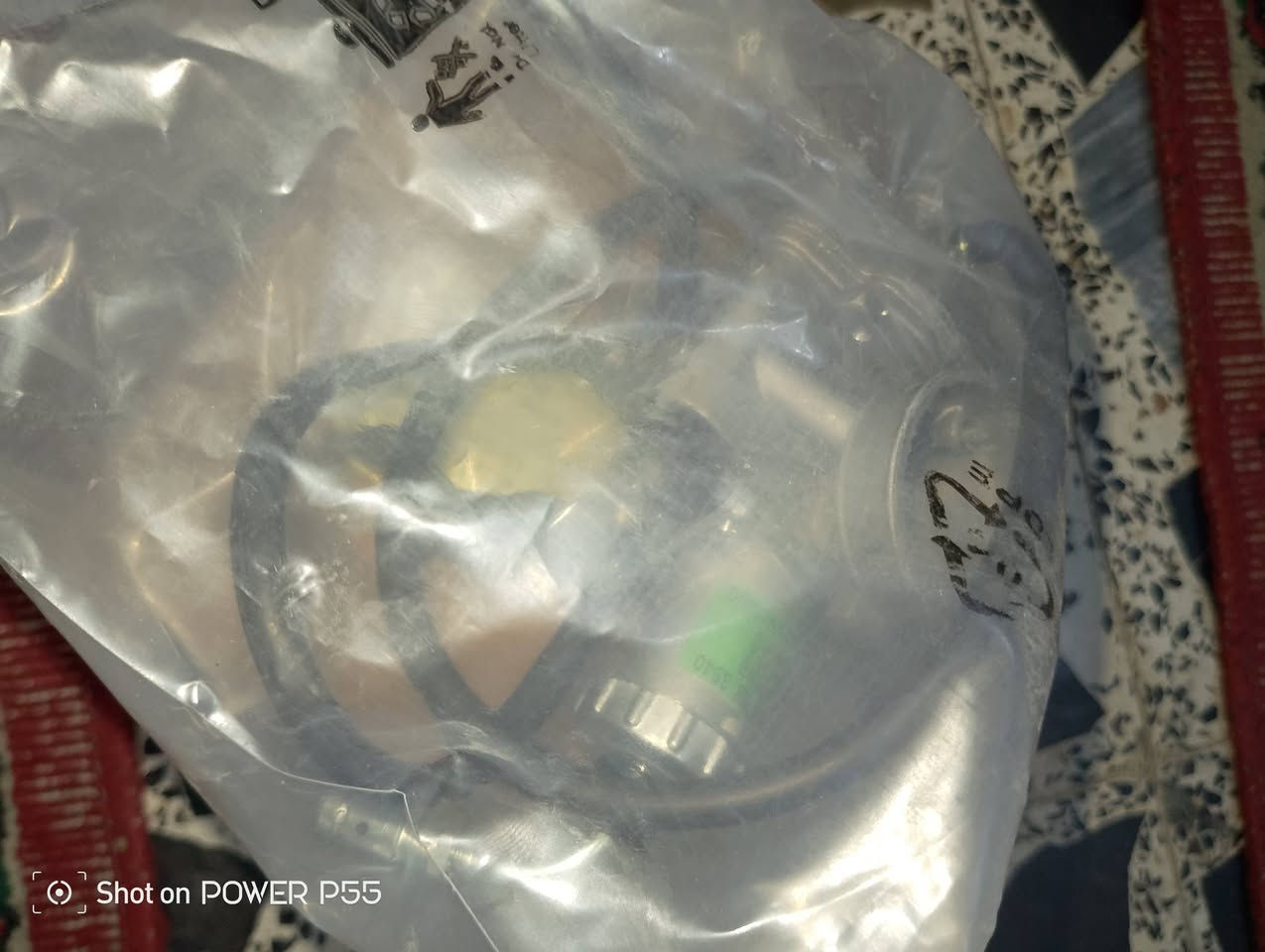 السلام عليكم كابريتر بوكسر للبيع اصلي شركه جديده ولا مشتغله ثانيه جبته ب40وطلع العطل مو الها واريد ابيعها السعر 30مكاني بغداد مدينت الصدر ***********
